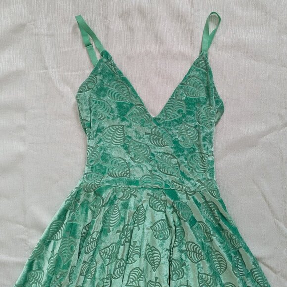 Animal Crossing x Blackmilk Burned Velvet Green Leaf Handkerchief Dress - Small - Picture 10 of 14